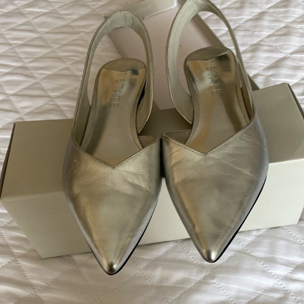 Woman silver flat sling